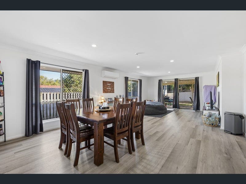 12 Rio Court, Underwood — photo 1 of 5