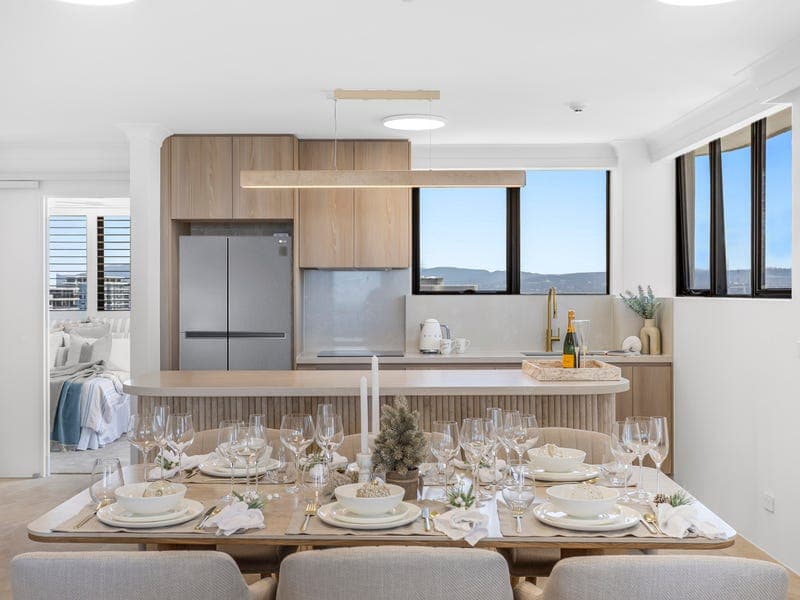 48/19 Aubrey Street, Surfers Paradise — photo 1 of 5