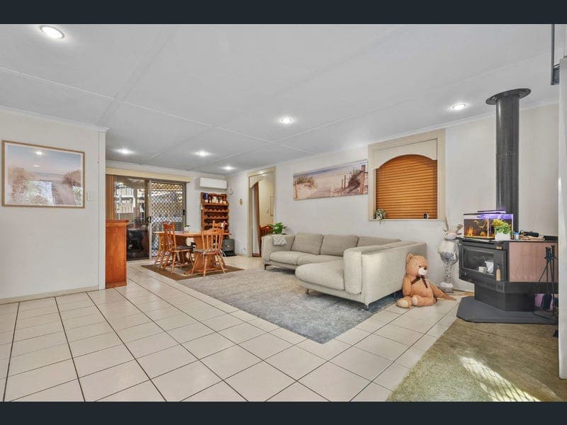 79 Conifer Street, Hillcrest — photo 1 of 5