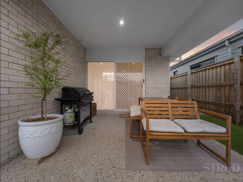 9 Stewart Street, Walloon — photo 1 of 5