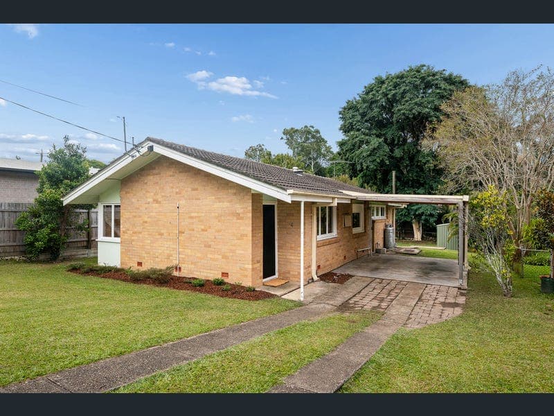 4 Currong Street, Kenmore — photo 1 of 5