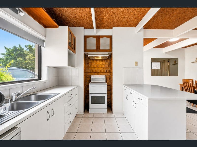 26 Short Street, Boronia Heights — photo 1 of 5