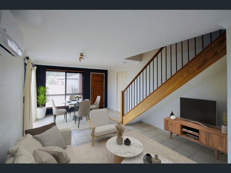 4/16 Pascoe Lane, Harlaxton — photo 1 of 5
