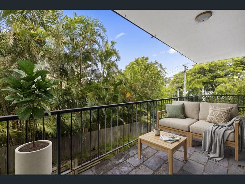 1/64 Sisley Street, St Lucia — photo 1 of 5