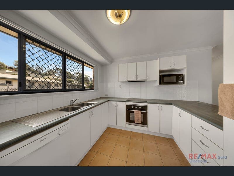 1/50 Marten Street, South Gladstone — photo 1 of 5