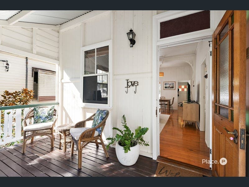 1287 Stanley Street East, Norman Park — photo 1 of 5