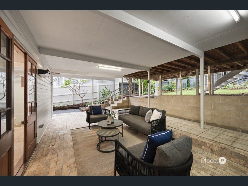 30 Macdonald Street, Norman Park — photo 1 of 5