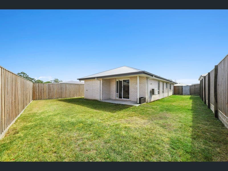 7 Cowley Street, Jimboomba — photo 1 of 5