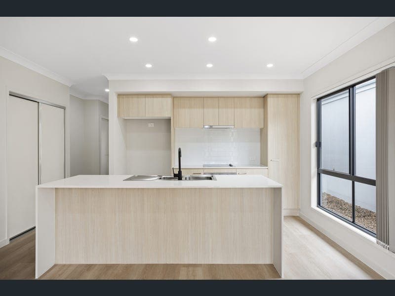 4 Bradbury Street, Greenbank — photo 1 of 5