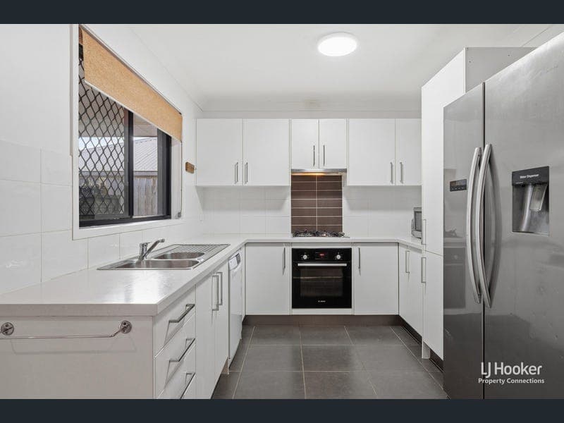 37 Mondial Drive, Warner — photo 1 of 5