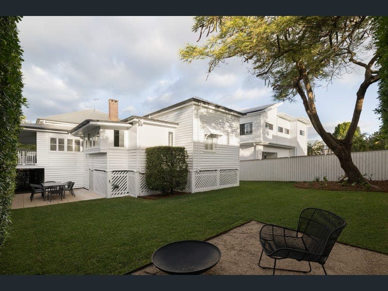 26 Lonsdale Street, Ascot — photo 1 of 5