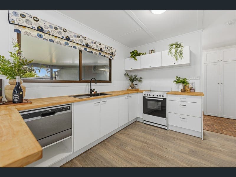 18 The Crescent, Toorbul — photo 1 of 5