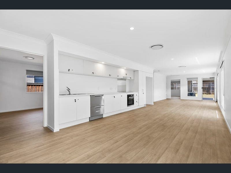 57 Dougan Street, Point Vernon — photo 1 of 5