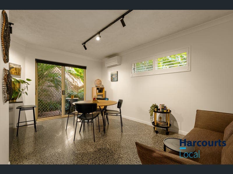 1/18 Alma Road, Clayfield — photo 1 of 5