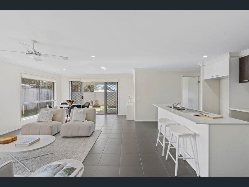 10 Smith Street, Burpengary East — photo 1 of 5