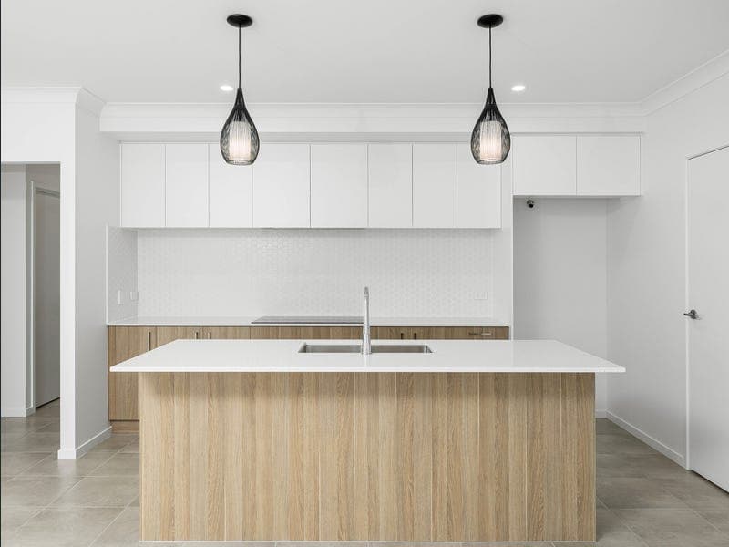 684 Bloodstone Circuit, Collingwood Park — photo 1 of 5