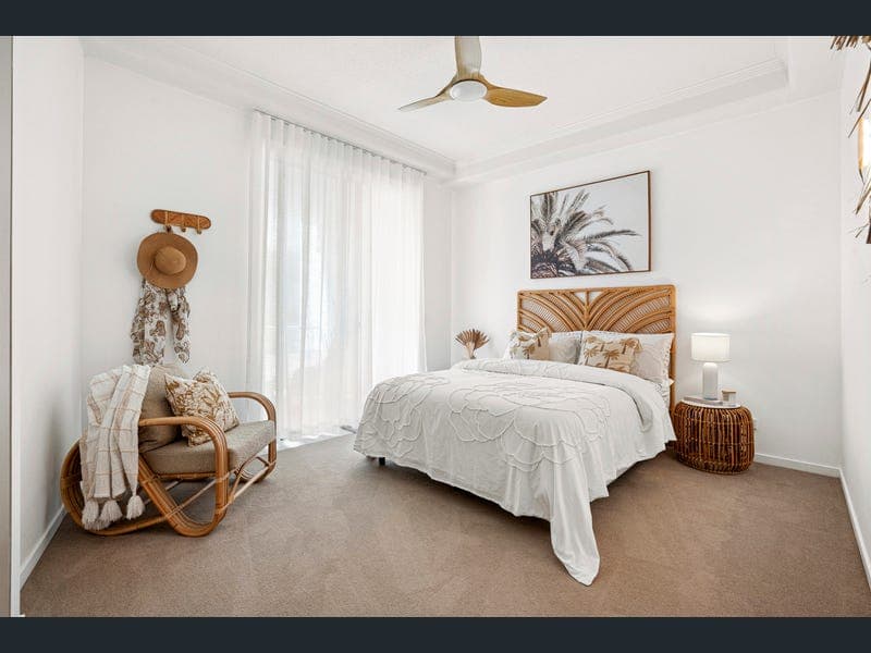 48/28 Bayview Street, Runaway Bay — photo 1 of 5
