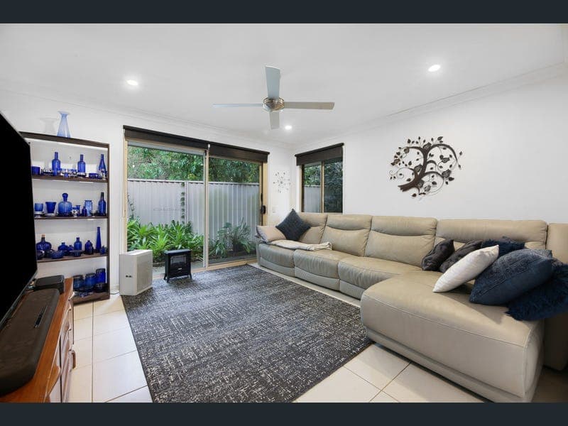 21 Misty Court, Varsity Lakes — photo 1 of 5