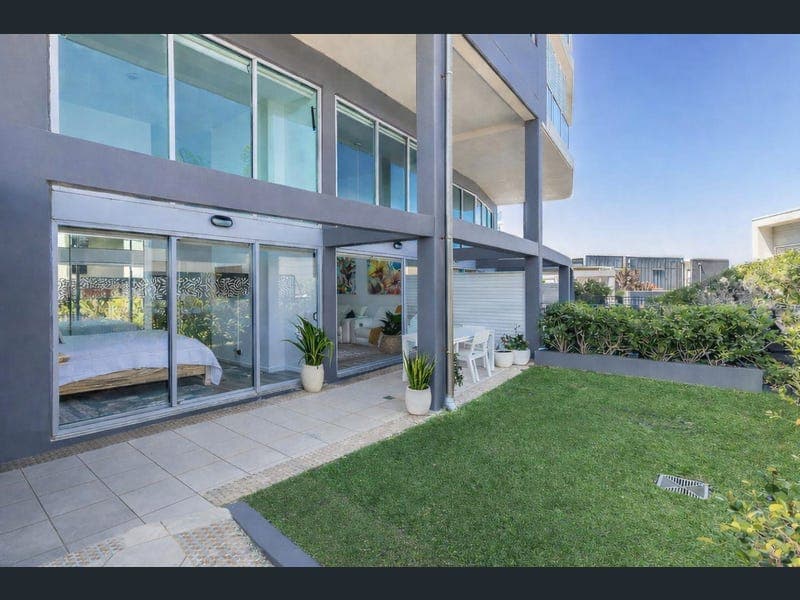 3/146 Prince Edward Parade, Scarborough — photo 1 of 5