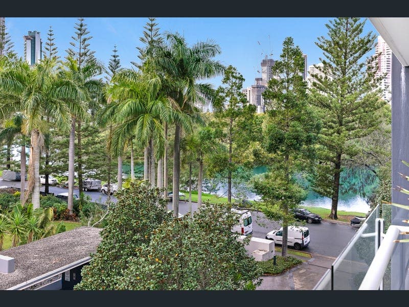 302/11-13 Hill Parade, Main Beach — photo 1 of 5