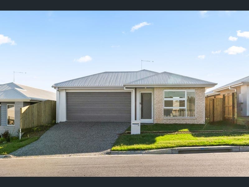42 Kashmir Circuit, Greenbank — photo 1 of 5