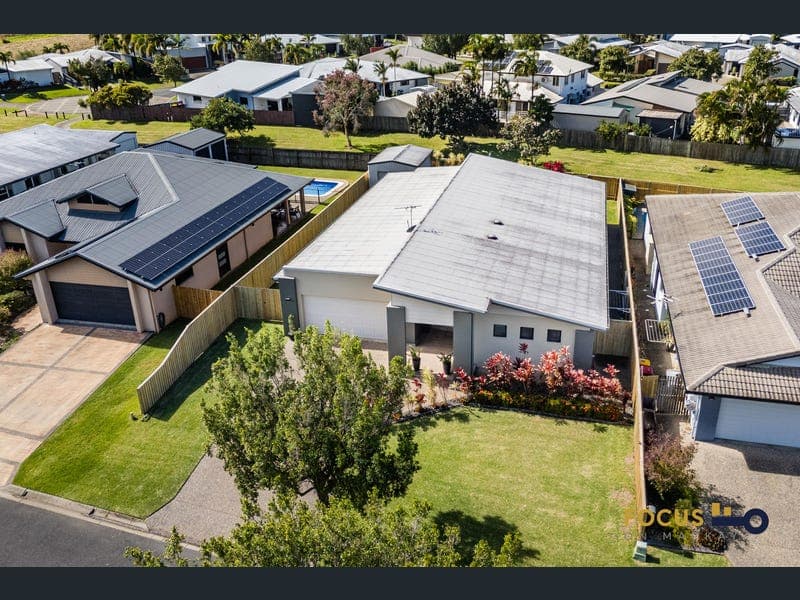 6 Pavillion Court, Glenella — photo 1 of 5