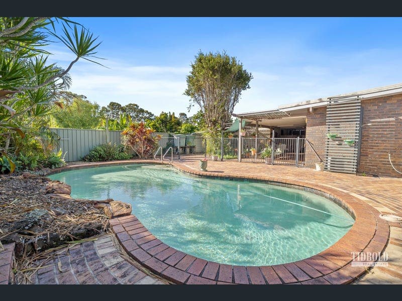 5 Waratah Avenue, Victoria Point — photo 1 of 5