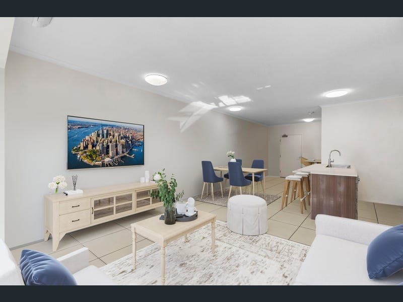 1/171 Scarborough Street, Southport — photo 1 of 5