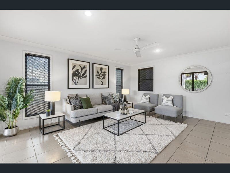 5 Watheroo Place, Parkinson — photo 1 of 5