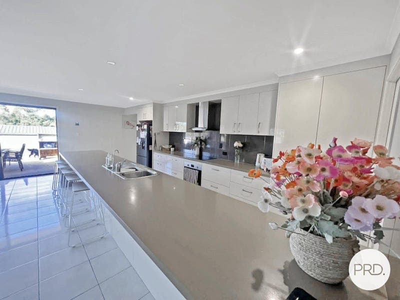 4 Hoddinott Close, Tannum Sands — photo 1 of 5