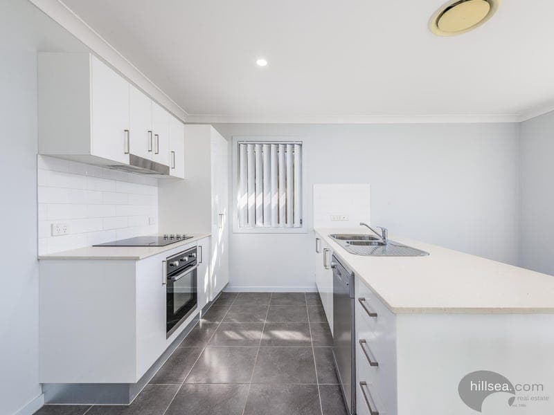 5 Babinda Street, Coomera — photo 1 of 5