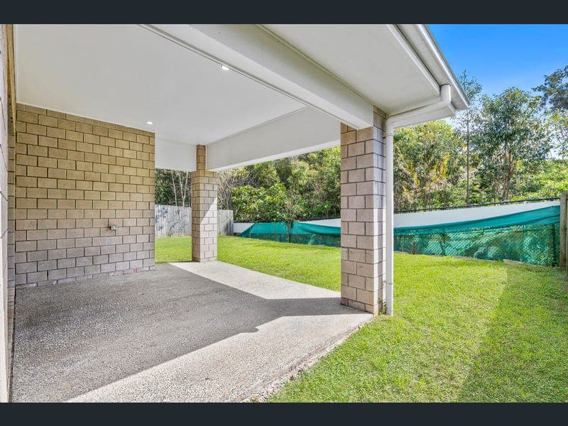 27 Maurie Pears Crescent, Pimpama — photo 1 of 5