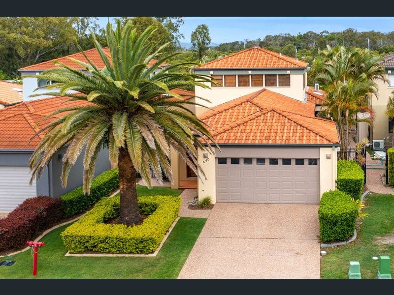 540 Oyster Cove Promenade, Helensvale — photo 1 of 3