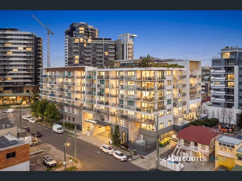 201/8 Holden Street, Woolloongabba — photo 1 of 5