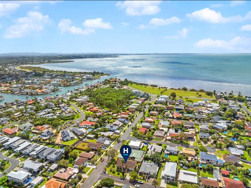 2 Mamala Street, Birkdale — photo 1 of 5