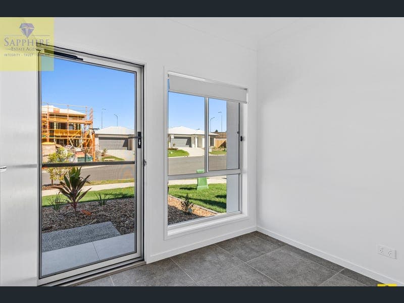 12 Gumnut Close, Morayfield — photo 1 of 5
