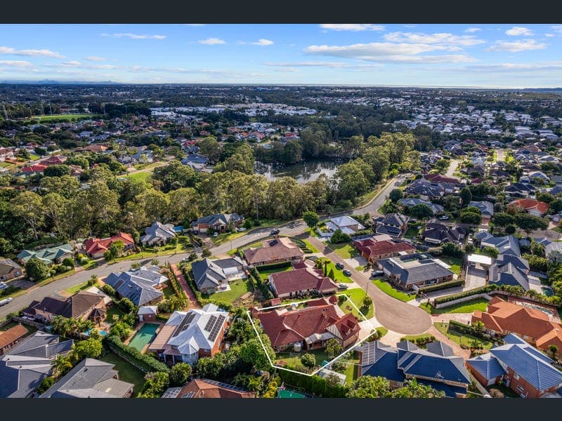 6 Hadleigh Court, Murrumba Downs — photo 1 of 5