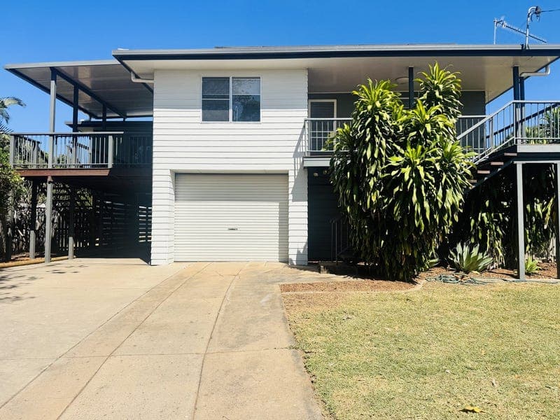5 CLEMENTS Street, Moranbah — photo 1 of 5