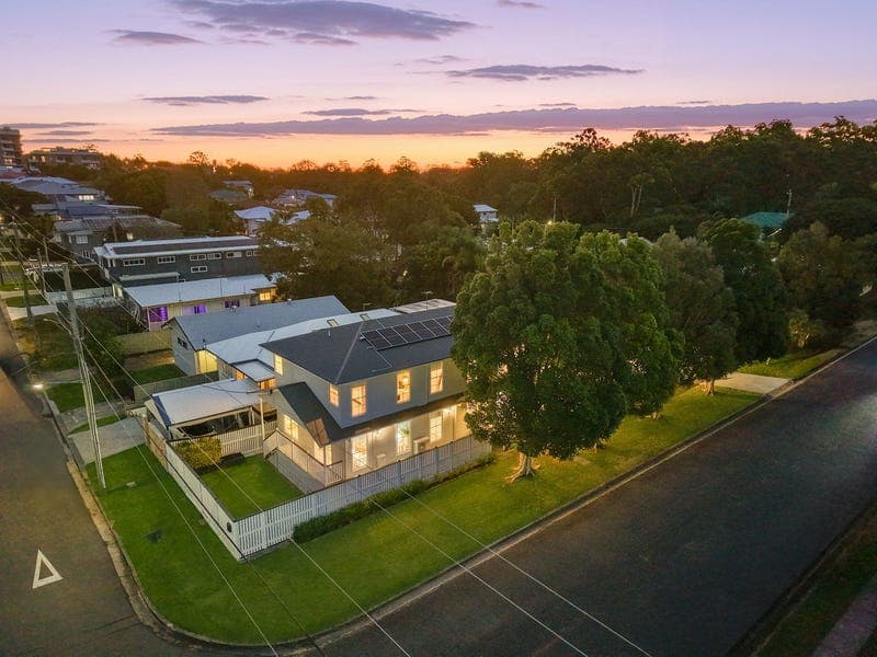 74 Harold Street, Holland Park — photo 1 of 5