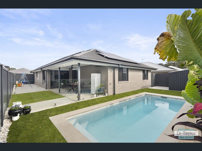 15 Normanby Way, Jimboomba — photo 1 of 5