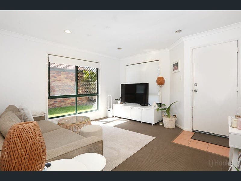 14 Bernini Drive, Coombabah — photo 1 of 5