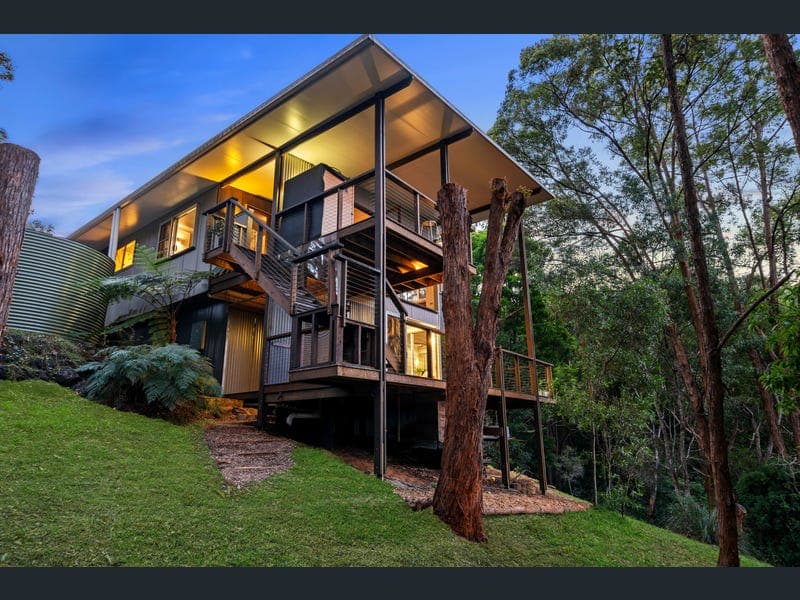 6 Tallowood Terrace, Currumbin Valley — photo 1 of 5