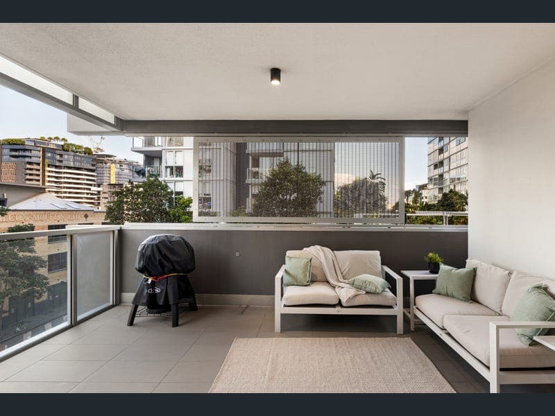 308/70 Longland Street, Newstead — photo 1 of 5