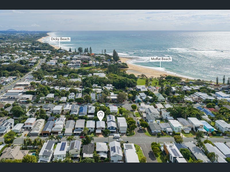 23 Nothling Street, Moffat Beach — photo 1 of 5