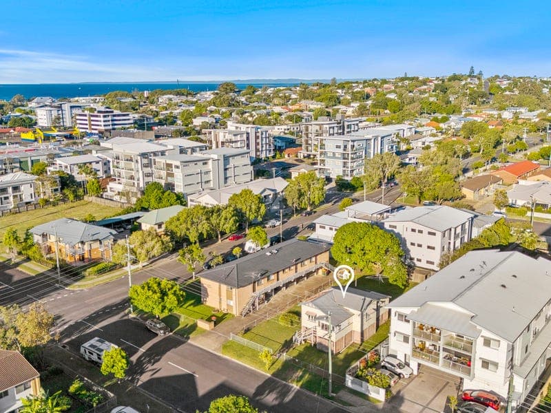 30 Emsworth Street, Wynnum — photo 1 of 5
