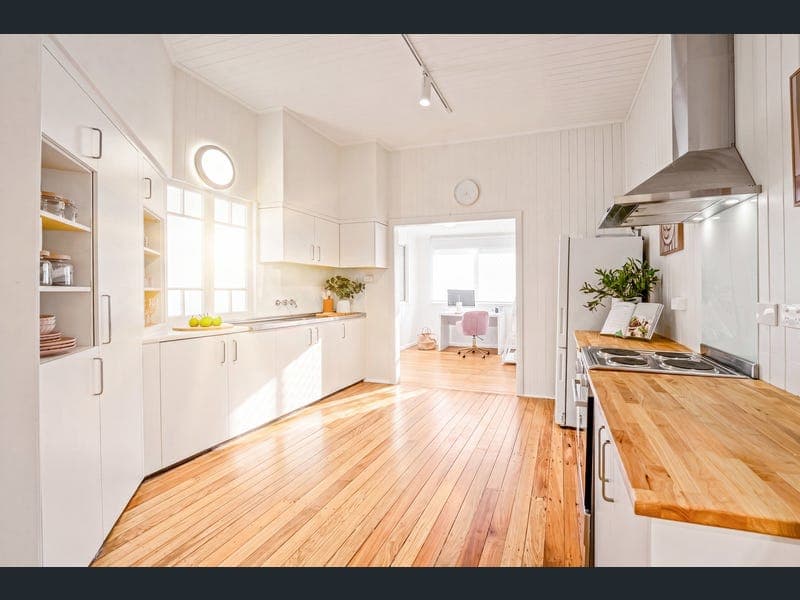 81 Tills Street, Westcourt — photo 1 of 5