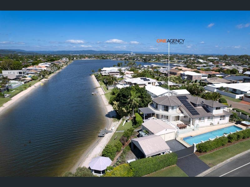 59 Pintail Crescent, Burleigh Waters — photo 1 of 5