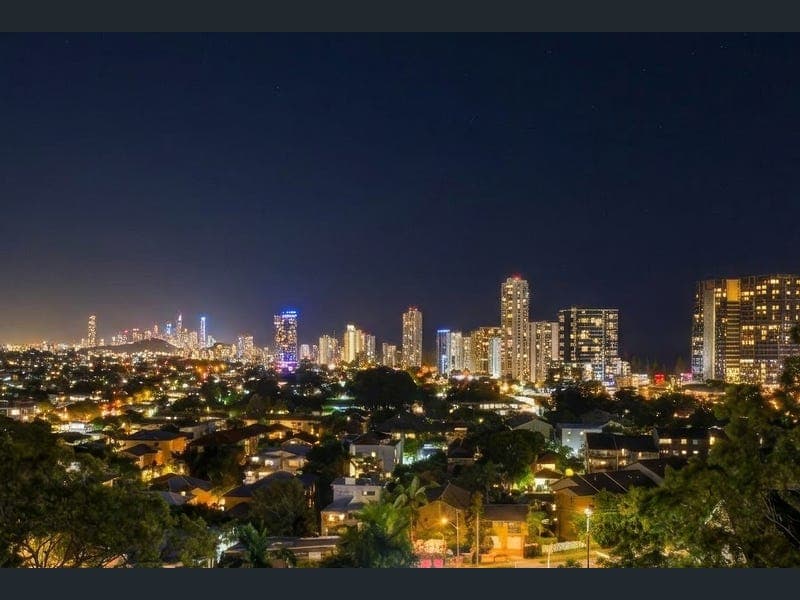 20 East Street, Burleigh Heads — photo 1 of 5