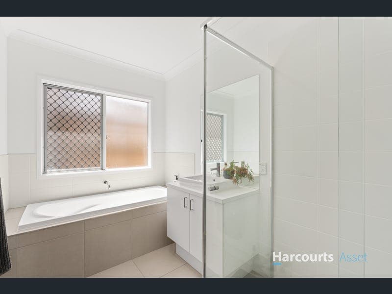 31 Bremer Street, South Maclean — photo 1 of 5