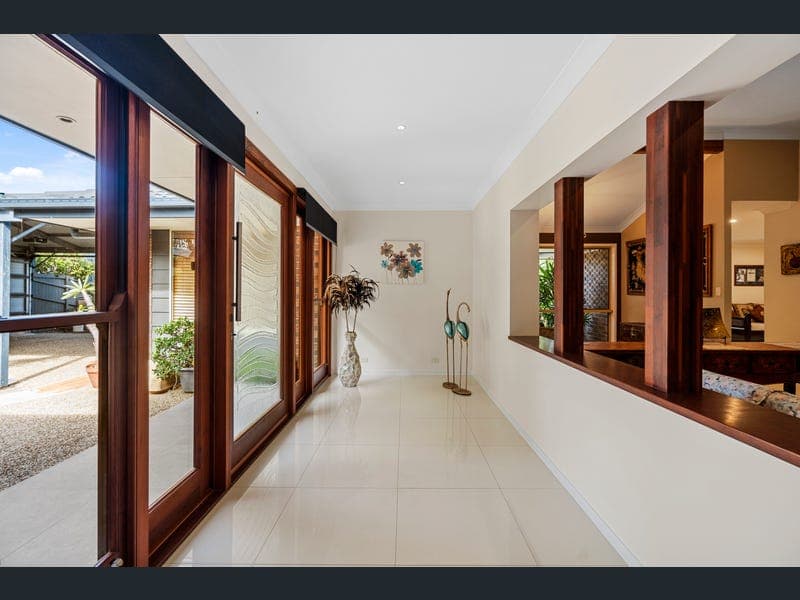 4 Adam Court, Alexandra Hills — photo 1 of 5
